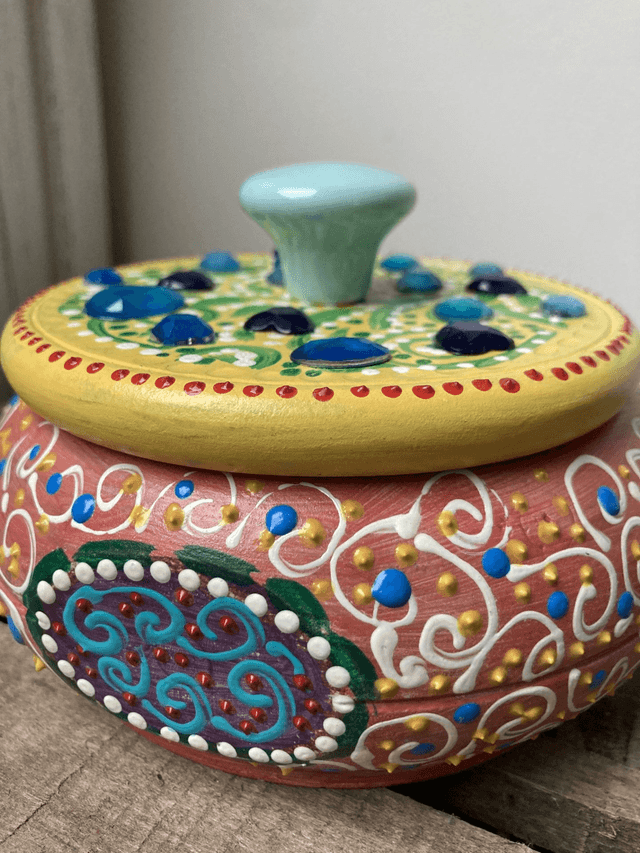 Boite ronde en bois multicolore