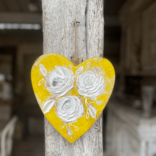 Cœur jaune citron.