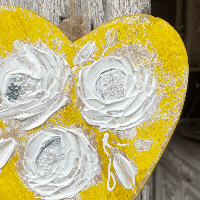 Cœur jaune citron.
